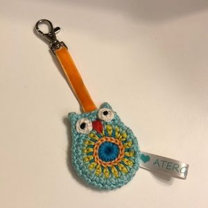 ๐NWT Owl key chain with velvet clasp